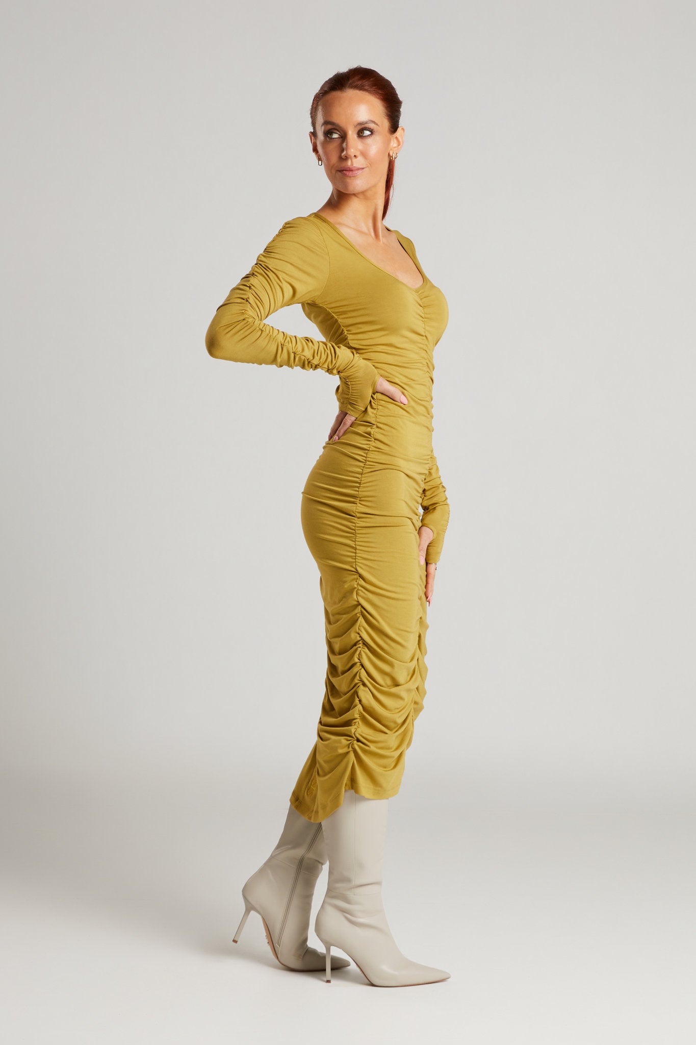 Viva Scoop Neck Ruched Dress (Sahara)